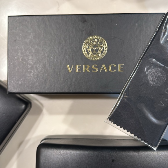 Versace eyeglass holders - Picture 2 of 4